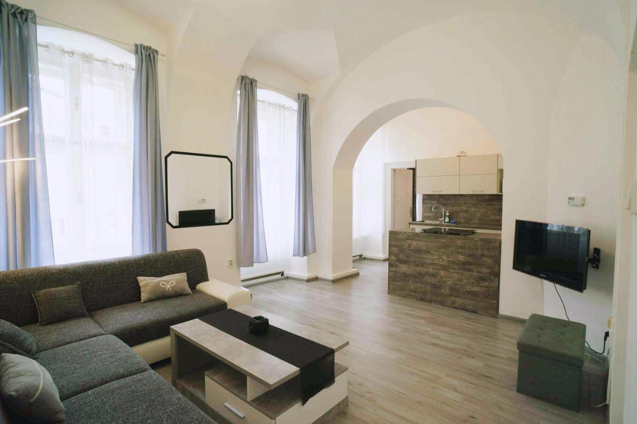 Apartman U Kostela Apartment Loket ภายนอก รูปภาพ